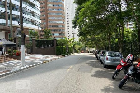 Apartamento à venda com 385m², 4 quartos e 6 vagasVista da Rua