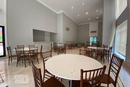 Apartamento à venda com 385m², 4 quartos e 6 vagasÁrea comum - Salão de festas