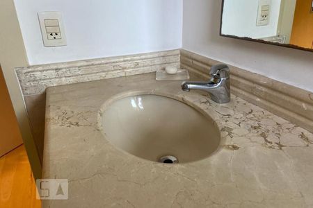 Apartamento à venda com 385m², 4 quartos e 6 vagasBanheiro - Torneira