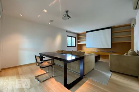 Sala de TV de apartamento à venda com 4 quartos, 385m² em Jardim Fonte do Morumbi, São Paulo