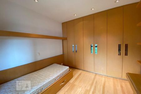 Apartamento à venda com 385m², 4 quartos e 6 vagasSuíte 2