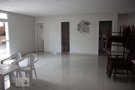 Apartamento para alugar com 69m², 2 quartos e 1 vagaÁrea comum - Salão de festas