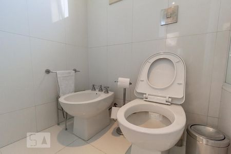 Casa à venda com 380m², 3 quartos e 2 vagasBanheiro da Suíte 3