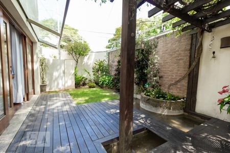 Casa à venda com 380m², 3 quartos e 2 vagasSacada