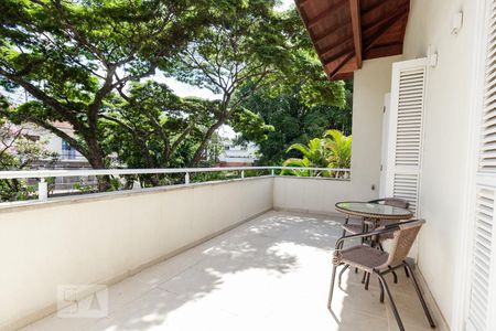 Casa à venda com 380m², 3 quartos e 2 vagasSuíte 3 - Sacada