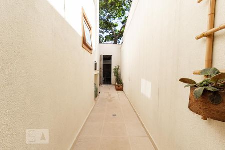 Casa à venda com 380m², 3 quartos e 2 vagasCozinha - Corredor lateral