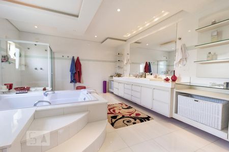 Casa à venda com 380m², 3 quartos e 2 vagasBanheiro da Suíte 3