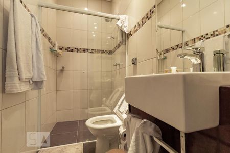 Casa à venda com 380m², 3 quartos e 2 vagasBanheiro da Suíte 2