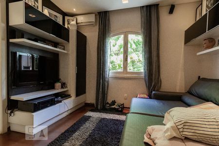 Casa à venda com 380m², 3 quartos e 2 vagasSuíte 1