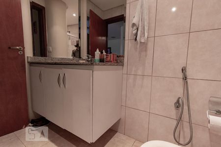 Casa à venda com 380m², 3 quartos e 2 vagasBanheiro Piso Inferior