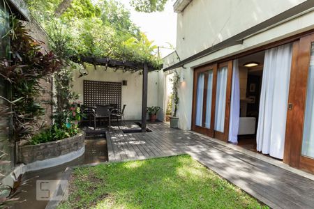 Casa à venda com 380m², 3 quartos e 2 vagasSacada