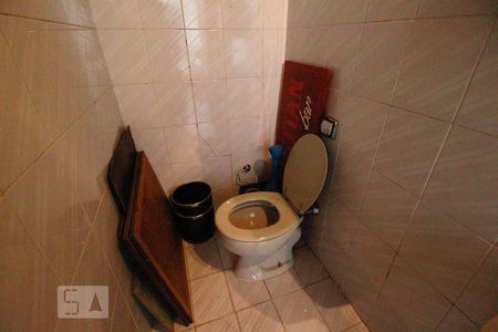 Casa à venda com 270m², 4 quartos e 2 vagasBanheiro 2