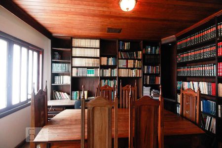 Casa à venda com 270m², 4 quartos e 2 vagasEscritório