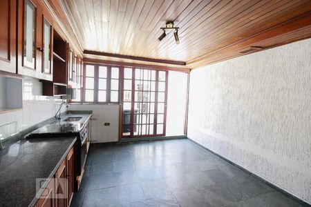 Casa à venda com 270m², 4 quartos e 2 vagasCozinha