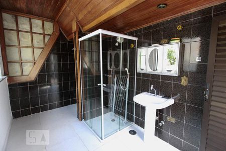 Casa à venda com 270m², 4 quartos e 2 vagasBanheiro 1