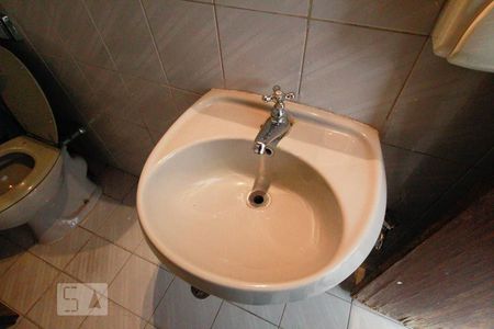 Casa à venda com 270m², 4 quartos e 2 vagasBanheiro 2