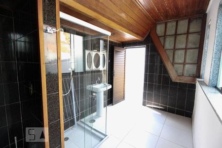 Casa à venda com 270m², 4 quartos e 2 vagasBanheiro 1