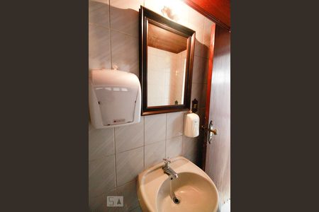 Casa à venda com 270m², 4 quartos e 2 vagasBanheiro 2