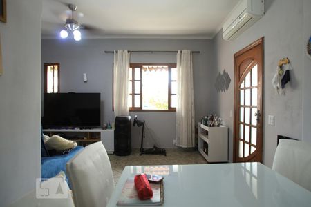 Sala de casa à venda com 4 quartos, 200m² em Vila Isabel, Rio de Janeiro