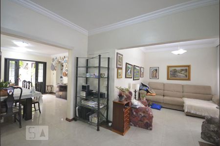 Sala de casa à venda com 4 quartos, 220m² em Vila Mariana, São Paulo