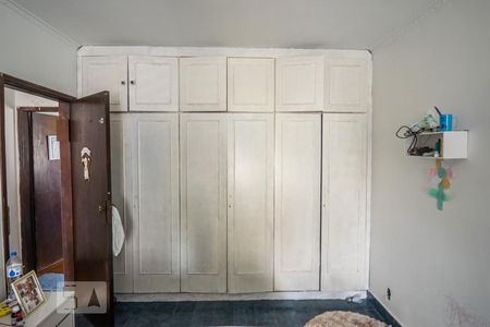 Casa à venda com 338m², 4 quartos e 8 vagasQuarto 2