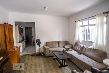 Casa à venda com 338m², 4 quartos e 8 vagasSala