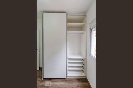 Apartamento para alugar com 40m², 1 quarto e 1 vagaQuarto - Armários