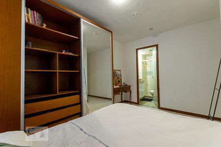 Suite de apartamento à venda com 2 quartos, 68m² em Icaraí, Niterói