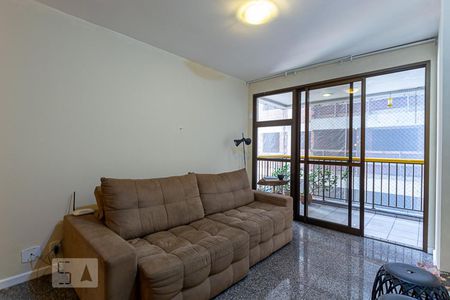 Sala de apartamento para alugar com 2 quartos, 68m² em Icaraí, Niterói