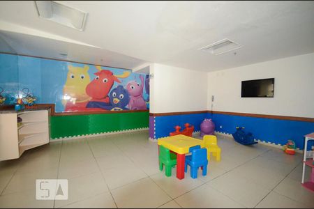 Apartamento à venda com 80m², 2 quartos e 1 vagaÁrea comum