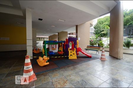Apartamento à venda com 80m², 2 quartos e 1 vagaÁrea comum
