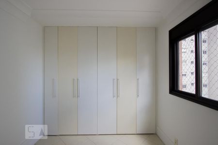 Apartamento à venda com 150m², 3 quartos e 2 vagasSuíte 2