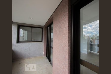 Apartamento à venda com 150m², 3 quartos e 2 vagasVaranda