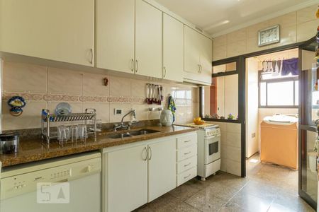 Apartamento à venda com 120m², 3 quartos e 2 vagas Apartamento à venda com 120m², 3 quartos e 2 vagasCozinha