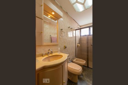 Apartamento à venda com 120m², 3 quartos e 2 vagas Apartamento à venda com 120m², 3 quartos e 2 vagasBanheiro