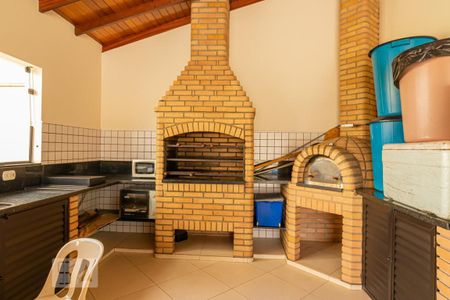 Apartamento à venda com 120m², 3 quartos e 2 vagas Apartamento à venda com 120m², 3 quartos e 2 vagasÁrea comum - Churrasqueira