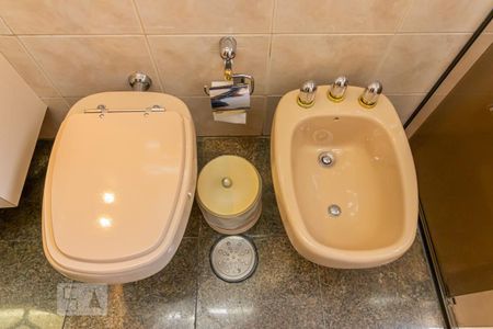 Apartamento à venda com 120m², 3 quartos e 2 vagas Apartamento à venda com 120m², 3 quartos e 2 vagasBanheiro