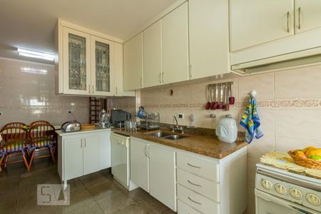 Apartamento à venda com 120m², 3 quartos e 2 vagas Apartamento à venda com 120m², 3 quartos e 2 vagasCozinha