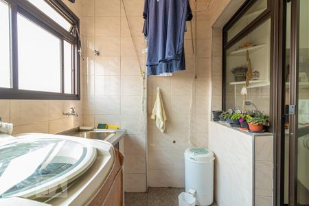 Apartamento à venda com 120m², 3 quartos e 2 vagas Apartamento à venda com 120m², 3 quartos e 2 vagasÁrea de Serviço