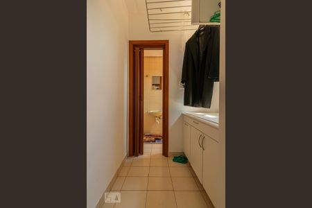 Apartamento à venda com 120m², 3 quartos e 2 vagas Apartamento à venda com 120m², 3 quartos e 2 vagasÁrea de Serviço