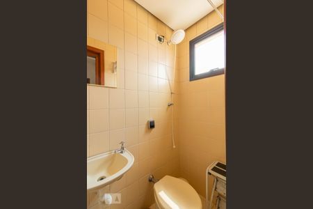 Apartamento à venda com 120m², 3 quartos e 2 vagas Apartamento à venda com 120m², 3 quartos e 2 vagasBanheiro de Serviço