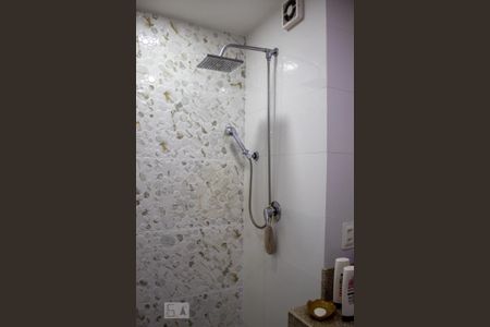 Apartamento à venda com 145m², 3 quartos e 2 vagas Apartamento à venda com 145m², 3 quartos e 2 vagasBanheiro social