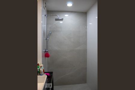 Apartamento à venda com 145m², 3 quartos e 2 vagas Apartamento à venda com 145m², 3 quartos e 2 vagasBanheiro suite