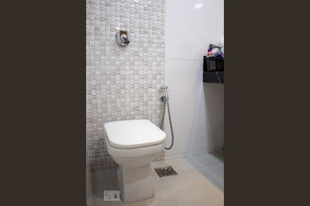 Apartamento à venda com 145m², 3 quartos e 2 vagas Apartamento à venda com 145m², 3 quartos e 2 vagasBanheiro suite