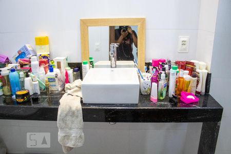 Apartamento à venda com 145m², 3 quartos e 2 vagas Apartamento à venda com 145m², 3 quartos e 2 vagasBanheiro suite