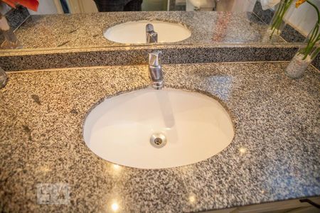 Apartamento à venda com 277m², 4 quartos e 2 vagas Apartamento à venda com 277m², 4 quartos e 2 vagasBanheiro Social