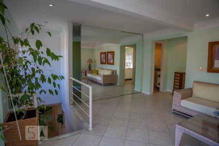 Apartamento à venda com 277m², 4 quartos e 2 vagas Apartamento à venda com 277m², 4 quartos e 2 vagasSala de Estar