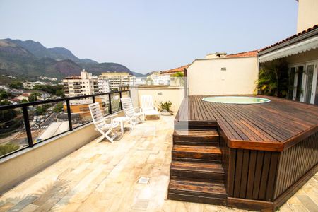 Apartamento à venda com 277m², 4 quartos e 2 vagas Apartamento à venda com 277m², 4 quartos e 2 vagasPiscina Cobertura