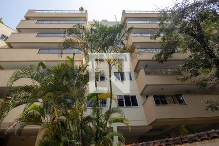 Apartamento à venda com 277m², 4 quartos e 2 vagas Apartamento à venda com 277m², 4 quartos e 2 vagasFachada