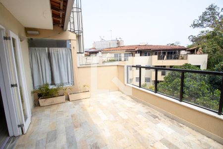Apartamento à venda com 277m², 4 quartos e 2 vagas Apartamento à venda com 277m², 4 quartos e 2 vagasVaranda